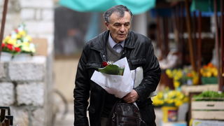 Zadar, 080313.
Danas se diljem svijeta, pa tako i u Zadru, obiljezava Medjunarodni dan zena.
Zadrani su danas zenama, prema obicaju, poklanjali cvijece.
Na fotografiji: detalj sa zadarske trznice.
Foto: Jure Miskovic / CROPIX