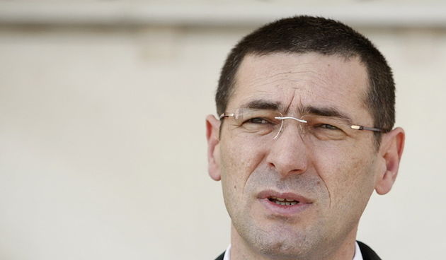 Zagreb, 020312.
Svecani ispracaj u vojarni Pleso 19. hrvatskog kontingenta u mirovnu operaciju ISAF u Afganistanu .
Na slici: ministar obrane Ante Kotromanovic.
Foto: Dragan Matic / CROPIX