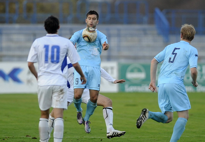 Karlovac, 051111.
Igraliste Branko Cavlovic Cavlek.
Nogometna utakmica 14.kola 1.HNL izmedju NK Karlovac i NK Zadar.
Na slici: Enes Novinic.
Foto: Damir Krajac / CROPIX