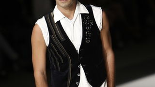 Zagreb, 250909.
U staroj tvornici Zagrepcanka od 24.09.-26.09. odrzava se modna revija Dove Fashion.hr.
Modna revija: Stjepan Cuka.
Foto: Dragan Matic / Cropix