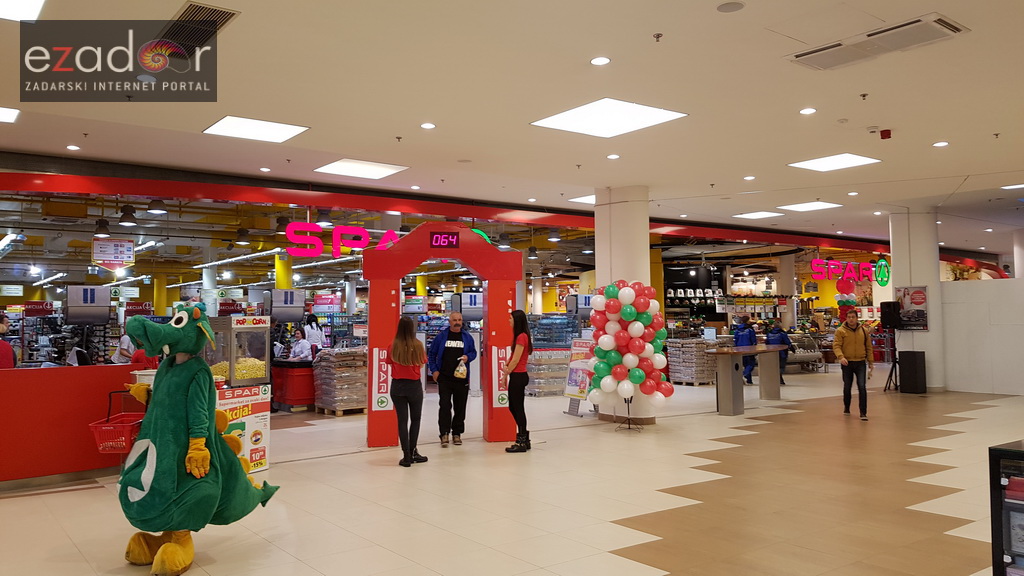Otvorena obnovljena trgovina SPAR u centru Supernova Zadar