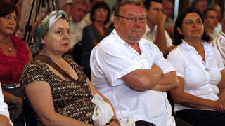 Zadar, 080811.
Javna tribina u clubu Arsenal o Hrvatskoj kao 28-oj clanici EU, u organizaciji zadarskog HDZ-a – govore ministri Davor Bozinovic i Martina Dalic. Na tribini su bili i ministar Bozidar Kalmeta, Vladimir Seks te mnogobrojni saborski zastupnic Zadar, 080811.
Javna tribina u clubu Arsenal o Hrvatskoj kao 28-oj clanici EU, u organizaciji zadarskog HDZ-a – govore ministri Davor Bozinovic i Martina Dalic. Na tribini su bili i ministar Bozidar Kalmeta, Vladimir Seks te mnogobrojni saborski zastupnic