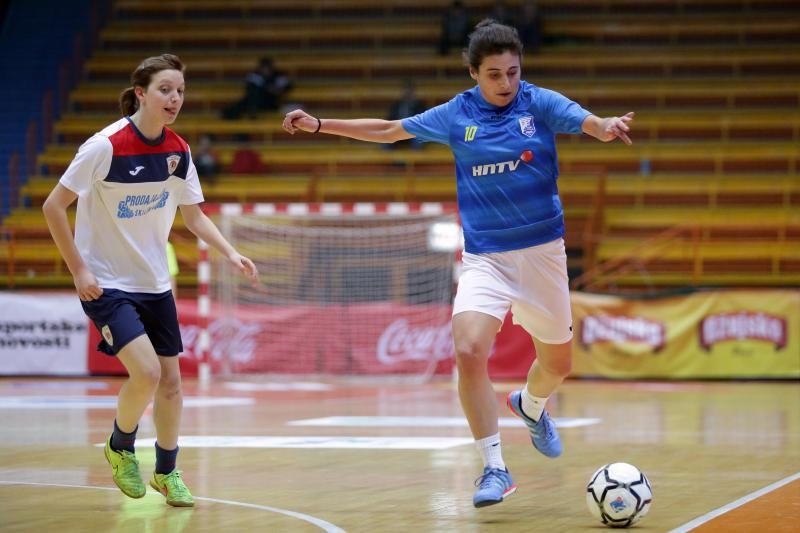 Finale Kutije šibica: ŽNK Osijek – HNTV i MNK Futsal Super chicks 4-1 Finale Kutije šibica: ŽNK Osijek – HNTV i MNK Futsal Super chicks 4-1
