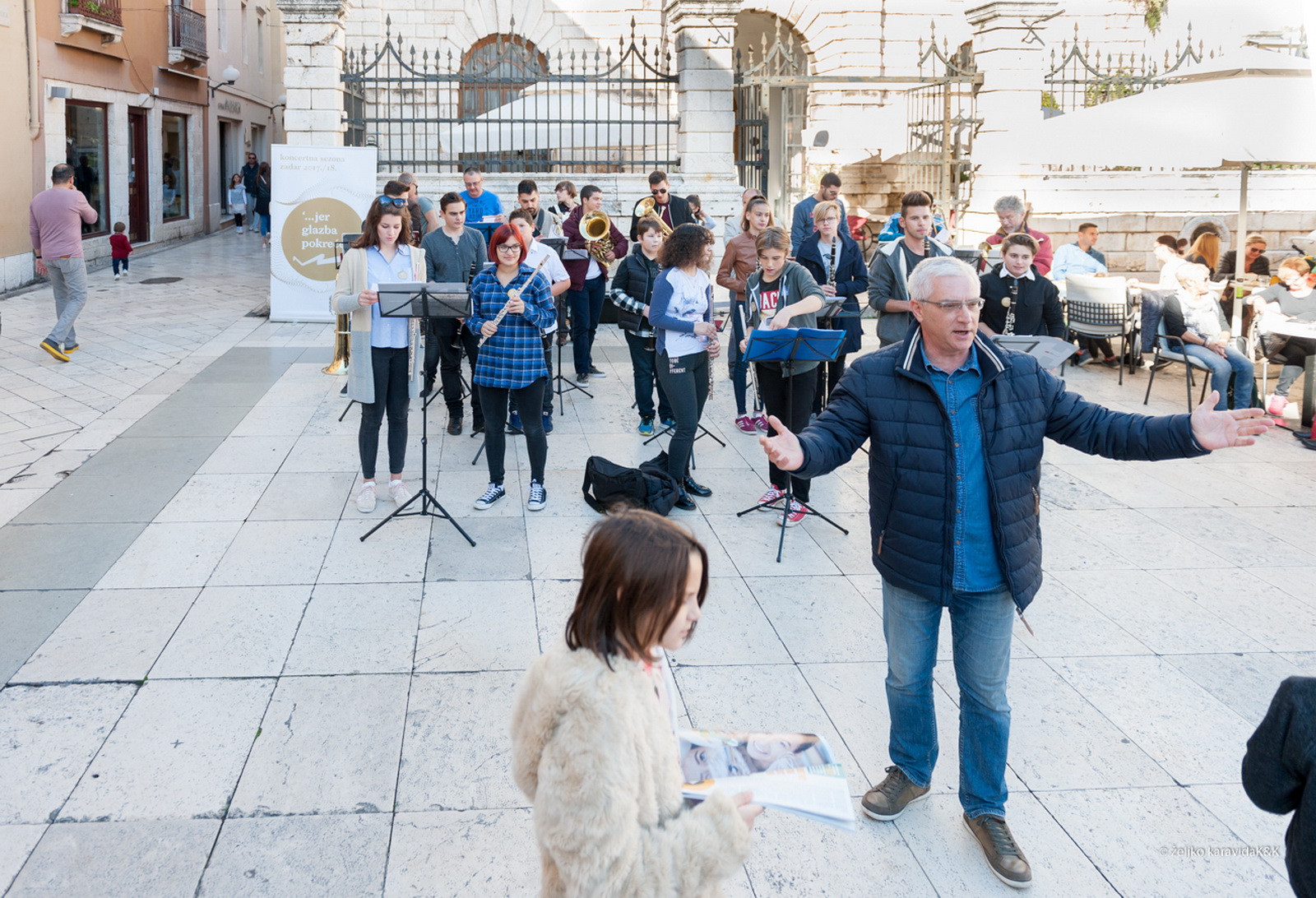 Jer glazba pokreće: Gradska glazba i puhači GB škole Bersa na Narodnom trgu Jer glazba pokreće: Gradska glazba i puhači GB škole Bersa na Narodnom trgu