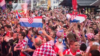 Hrvatski navijači okupirali Lens uoči utakmice s Portugalom, Photo: PIXSELL Hrvatski navijači okupirali Lens uoči utakmice s Portugalom, Photo: PIXSELL