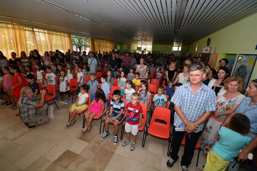 Prvi dan škole u OŠ Stanovi  ; foto Iva Perinčić