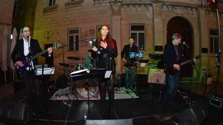 FIMBA After party na Narodnom trgu uz bend Songbusters FIMBA After party na Narodnom trgu uz bend Songbusters