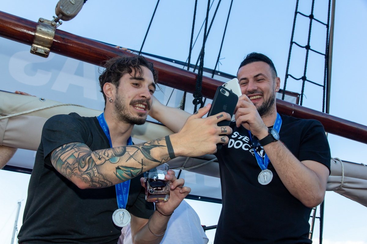 Veličanstven doček četvorice zadarskih Vatrenih od Gradskog mosta do Foruma