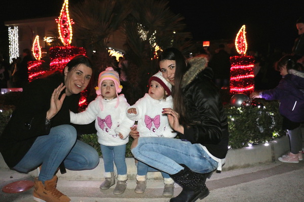 Paljenjem prve adventske svijeće i prigodnim zabavnim programom započela manifestacija Advent na otoku Viru