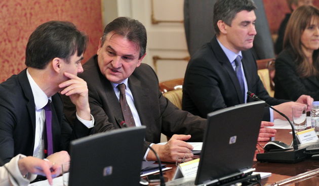 Zagreb, 291211.Markov trg, Banski dvori.?Prva sjednica nove Vlade Republike Hrvatske. Na otvorenom dijelu sjednice donijet ce se Uredba o nacelima za unutarnje ustrojstvo tijela drzavne uprave i Poslovnik Vlade RH. Na zatvorenom dijelu sjednice Vlada ce