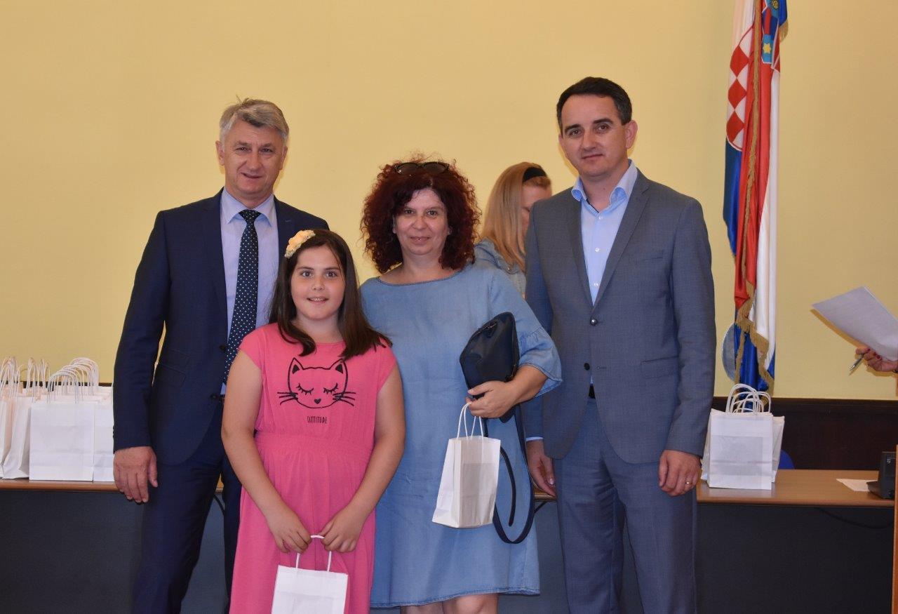 Prijem za nagrađivane učenike osnovnih i srednjh škola