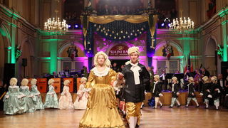 Varazdin, 030212.
U varazdinskom HNK odrzava se 19. Sjajni bal grada Varazdina, koji ugoscuje mnoge poznate uzvanike, od uglednih diplomata, glumaca, gospodarstvenika i politicara.
Pregrst baroknih specijaliteta za ovogodisnji bal spremili su zlatni kuhar Varazdin, 030212.
U varazdinskom HNK odrzava se 19. Sjajni bal grada Varazdina, koji ugoscuje mnoge poznate uzvanike, od uglednih diplomata, glumaca, gospodarstvenika i politicara.
Pregrst baroknih specijaliteta za ovogodisnji bal spremili su zlatni kuhar