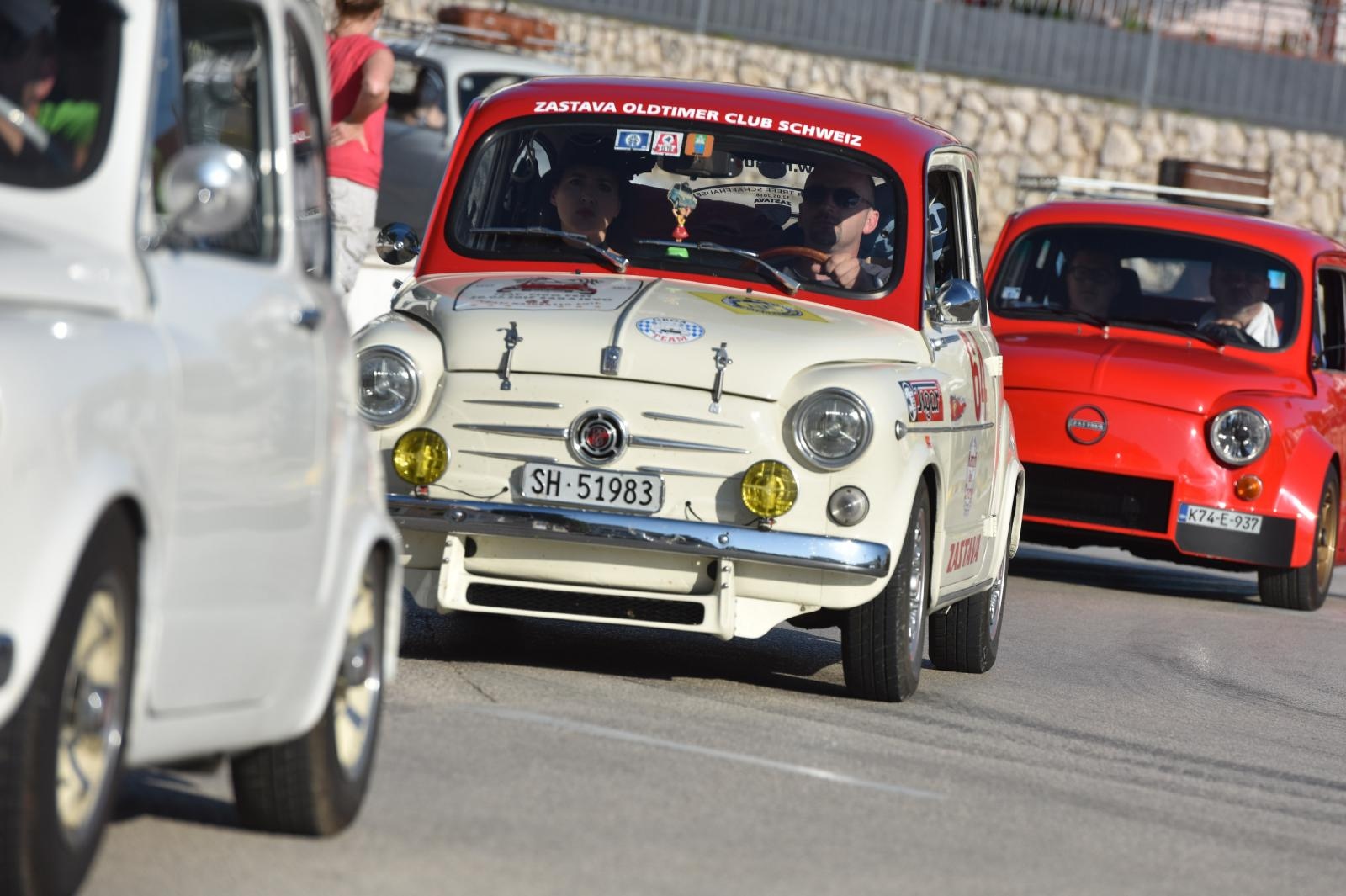 Primošten: Defile sudionika 2. Međunarodnog Fićo skupa Šibenik 2018. Primošten: Defile sudionika 2. Međunarodnog Fićo skupa Šibenik 2018.