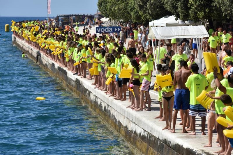 Jubilarni 10. dm Millennium Jump na zadarskoj rivi, Photo: Dino Stanin/PIXSELL Jubilarni 10. dm Millennium Jump na zadarskoj rivi, Photo: Dino Stanin/PIXSELL