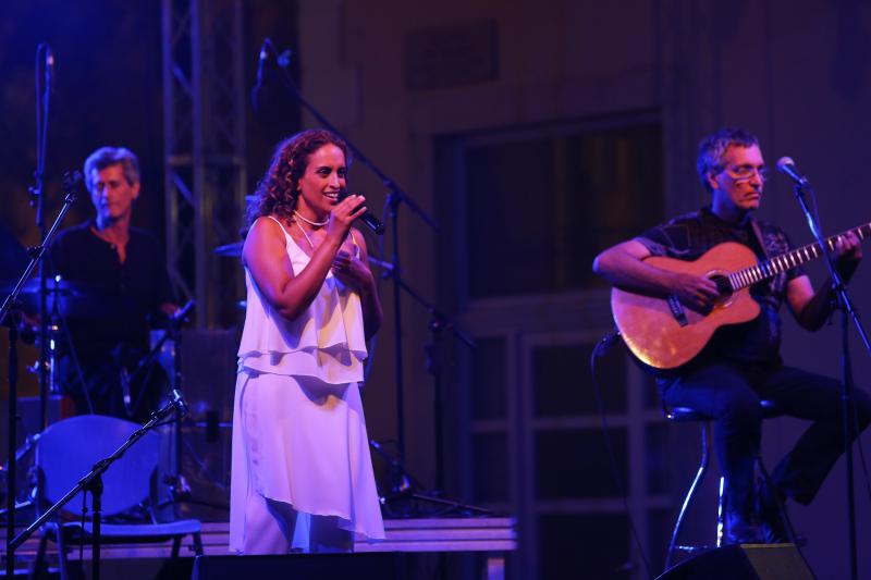 Opis 04.07.2014., Zadar – Na poljani Sime Budinica odrzan je koncert izraelske dive Noe i Love Medicine Banda. Photo: Filip Brala/PIXSELL Autor Filip Brala/PIXSELL Ključne riječi koncert, Noa, concert, konzert, Achinoam Nini, pjevacica, izraelska pjev Opis 04.07.2014., Zadar – Na poljani Sime Budinica odrzan je koncert izraelske dive Noe i Love Medicine Banda. Photo: Filip Brala/PIXSELL Autor Filip Brala/PIXSELL Ključne riječi koncert, Noa, concert, konzert, Achinoam Nini, pjevacica, izraelska pjev
