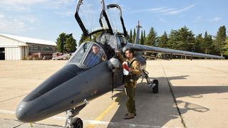 Francuski vojni avioni u vojarni “Pukovnik Mirko Vukušić”u Zemuniku Francuski vojni avioni u vojarni “Pukovnik Mirko Vukušić”u Zemuniku