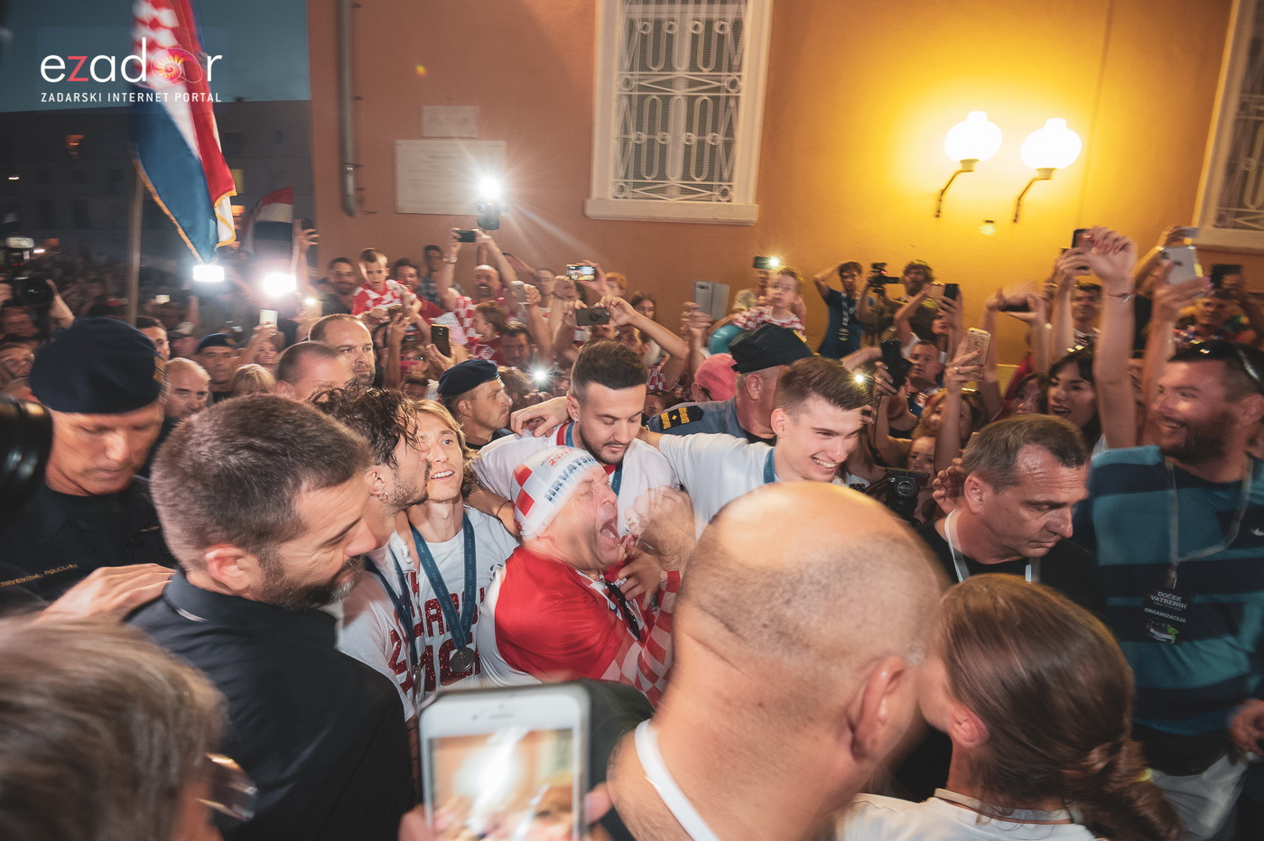 Zadar priredio čudesan doček svojim Vatrenim herojima (1)