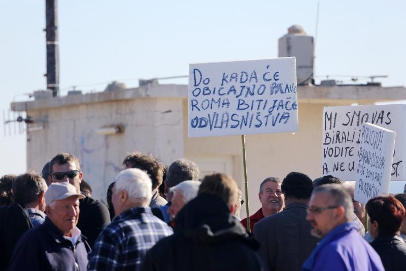 Pag: Prosvjed protiv ilegalnih berača samoniklog bilja, Foto: Filip Brala/PIXSELL