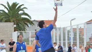 U povodu blagdana Kraljice Mira u Stanovima odigrana utakimica između veterana KK Zadar i Stanova, Foto: Iva Perinčić U povodu blagdana Kraljice Mira u Stanovima odigrana utakimica između veterana KK Zadar i Stanova, Foto: Iva Perinčić