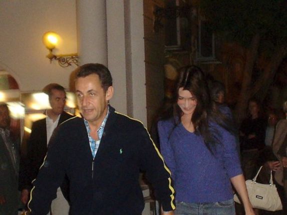 Sarkozy i Carla Bruni (Foto: ansa.it) Sarkozy i Carla Bruni (Foto: ansa.it)