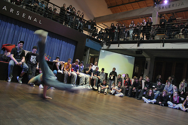 Image 1038905 (auto)