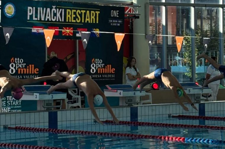Već na prvom natjecanju nove sezone, naši su plivači pokazali izvrsnu spremnost, sportski duh i veliki napredak, te su uz niz osobnih rekorda osvojili ukupno 9 medalja! Već na prvom natjecanju nove sezone, naši su plivači pokazali izvrsnu spremnost, sportski duh i veliki napredak, te su uz niz osobnih rekorda osvojili ukupno 9 medalja!