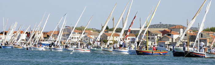 Murter, 021011.
U Murteru odrzana tradicionalna regata brodica ” Latinsko idro” gdje je sudjelovalo sedamdesetak posada.
Na slici: regata.
Foto: Jadran Babic / CROPIX Murter, 021011.
U Murteru odrzana tradicionalna regata brodica ” Latinsko idro” gdje je sudjelovalo sedamdesetak posada.
Na slici: regata.
Foto: Jadran Babic / CROPIX