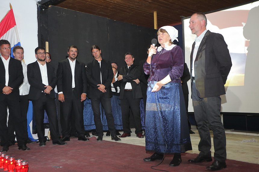 Bibinje: Predstavljena knjiga “Bitka za Vukovar” Damira Plavšića. Foto: Leo Banić Bibinje: Predstavljena knjiga “Bitka za Vukovar” Damira Plavšića. Foto: Leo Banić