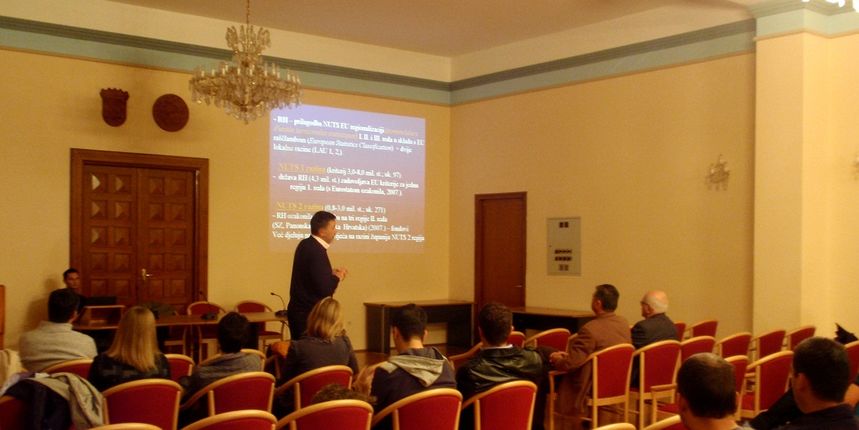 Prof. Damir Magaš održao predavanje Izazovi nove regionalizacije Hrvatske (s posebnim osvrtom na Jadransku Hrvatsku)” Prof. Damir Magaš održao predavanje Izazovi nove regionalizacije Hrvatske (s posebnim osvrtom na Jadransku Hrvatsku)”