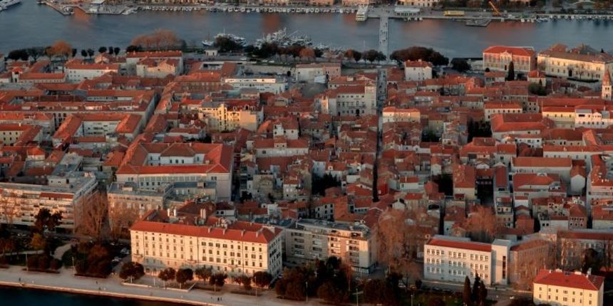 Zadar iz zraka. Poluotok i Branimirova obala. Foto: Dino Stanin/PIXSELL Zadar iz zraka. Poluotok i Branimirova obala. Foto: Dino Stanin/PIXSELL
