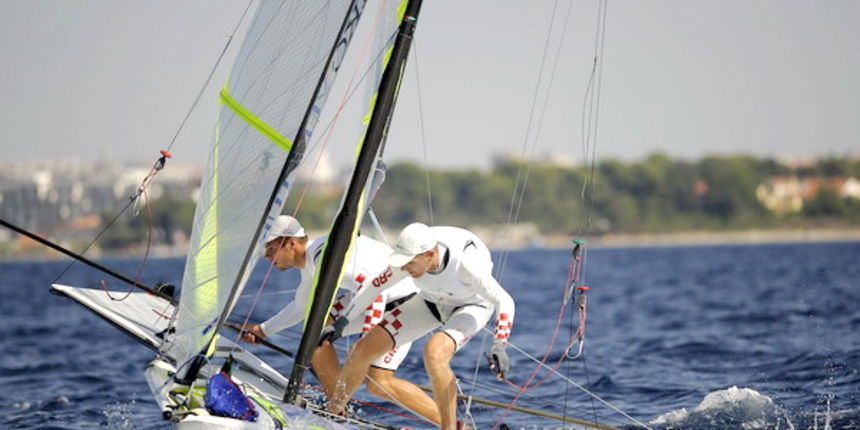 Zadar, 020909. Europsko prvenstvo u jedrenju za klasu 49er 2009. Danas se vozi treci dan regata na Europskom prvenstvu u klasi 49er koje se odrzava od 29og kolovoza do 5og rujna u organizaciji JK Uskok. Iako se start odgodio za vise od 2 sata odrzana su Zadar, 020909. Europsko prvenstvo u jedrenju za klasu 49er 2009. Danas se vozi treci dan regata na Europskom prvenstvu u klasi 49er koje se odrzava od 29og kolovoza do 5og rujna u organizaciji JK Uskok. Iako se start odgodio za vise od 2 sata odrzana su