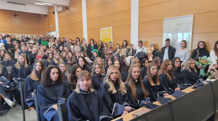 Na Novom kampusu održana svečana promocija prvostupnika odgojitelja predškolske djece Na Novom kampusu održana svečana promocija prvostupnika odgojitelja predškolske djece