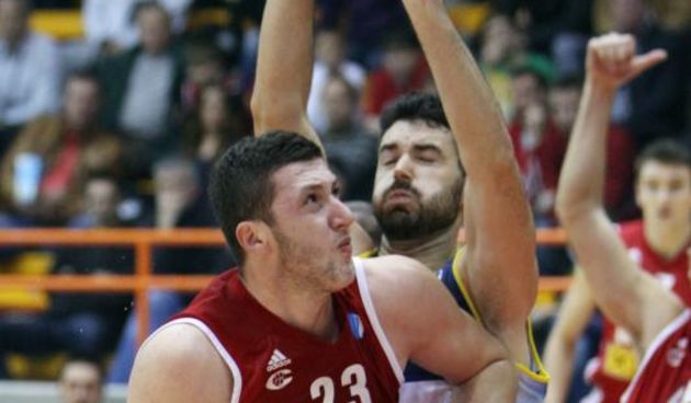 04.12.2013., Zagreb – Dom sportova, dvorana ll, 8. kolo Eurocup: Cedevita – EWE Baskets Oldenburg. Nurkic Jusuf, Freese Jannik. Photo: Goran Jakus/PIXSELL