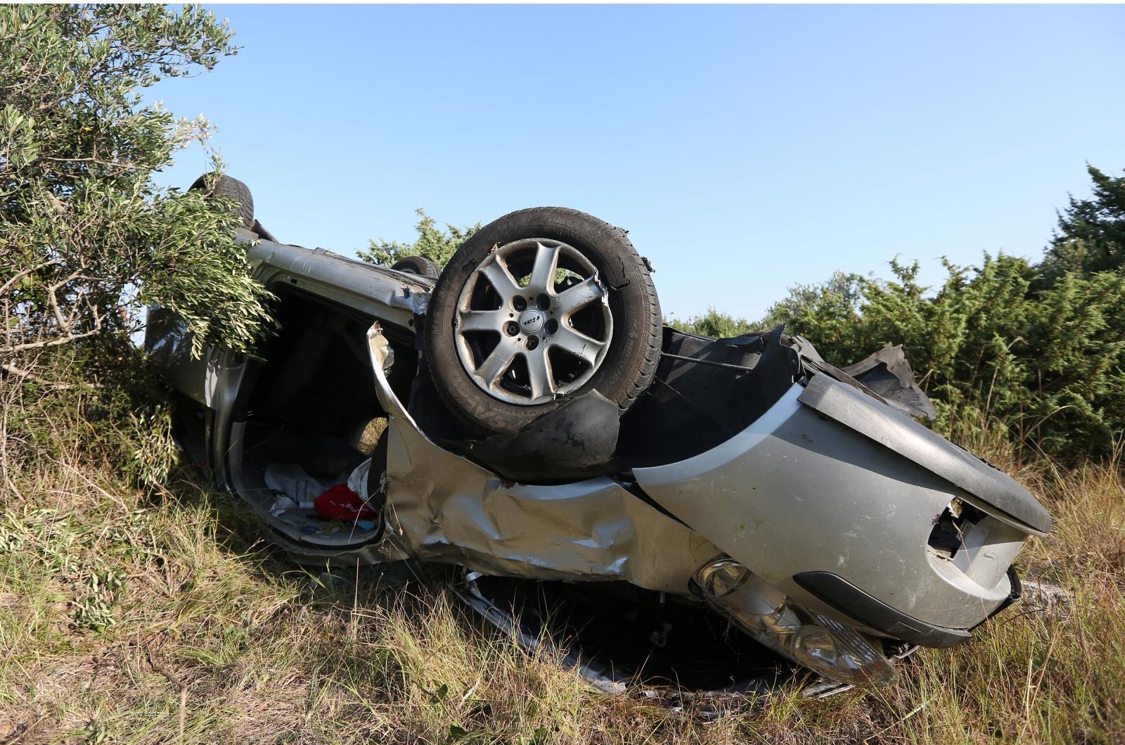 Prosika: Pri slijetanju automobila s kolnika jedna je osoba poginula Prosika: Pri slijetanju automobila s kolnika jedna je osoba poginula