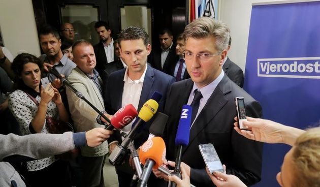 Zavrsio je drugi krug pregovora celnistva HDZ-a i Mosta o poslijeizbornoj suradnji i sastavljanju Vlade. Dogovorena je platforma za buducu stabilnu Vladu i hodogram promjena. Neke od Mostovih uvjeta moguce je ostvariti odmah, a iduci sastanak je najavljen