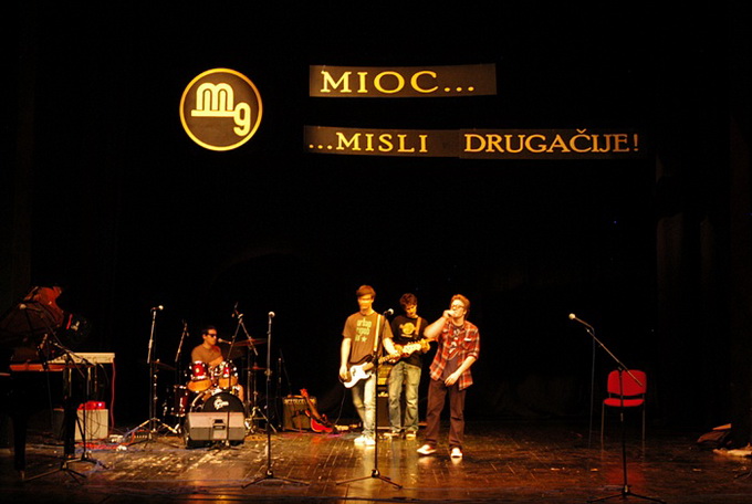 Humanitarni koncert gimnazije Franje Petrića, foto: T. Jerak Humanitarni koncert gimnazije Franje Petrića, foto: T. Jerak