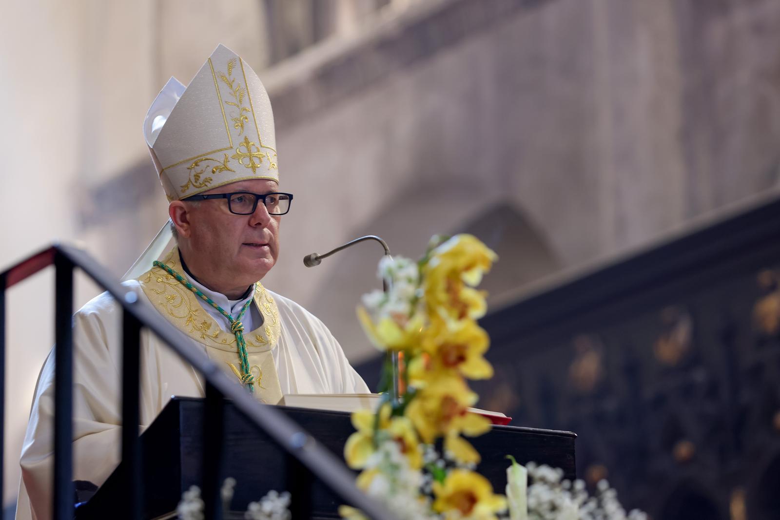 Uskršnja misa, katedrala Svete Stošije Uskršnja misa, katedrala Svete Stošije
