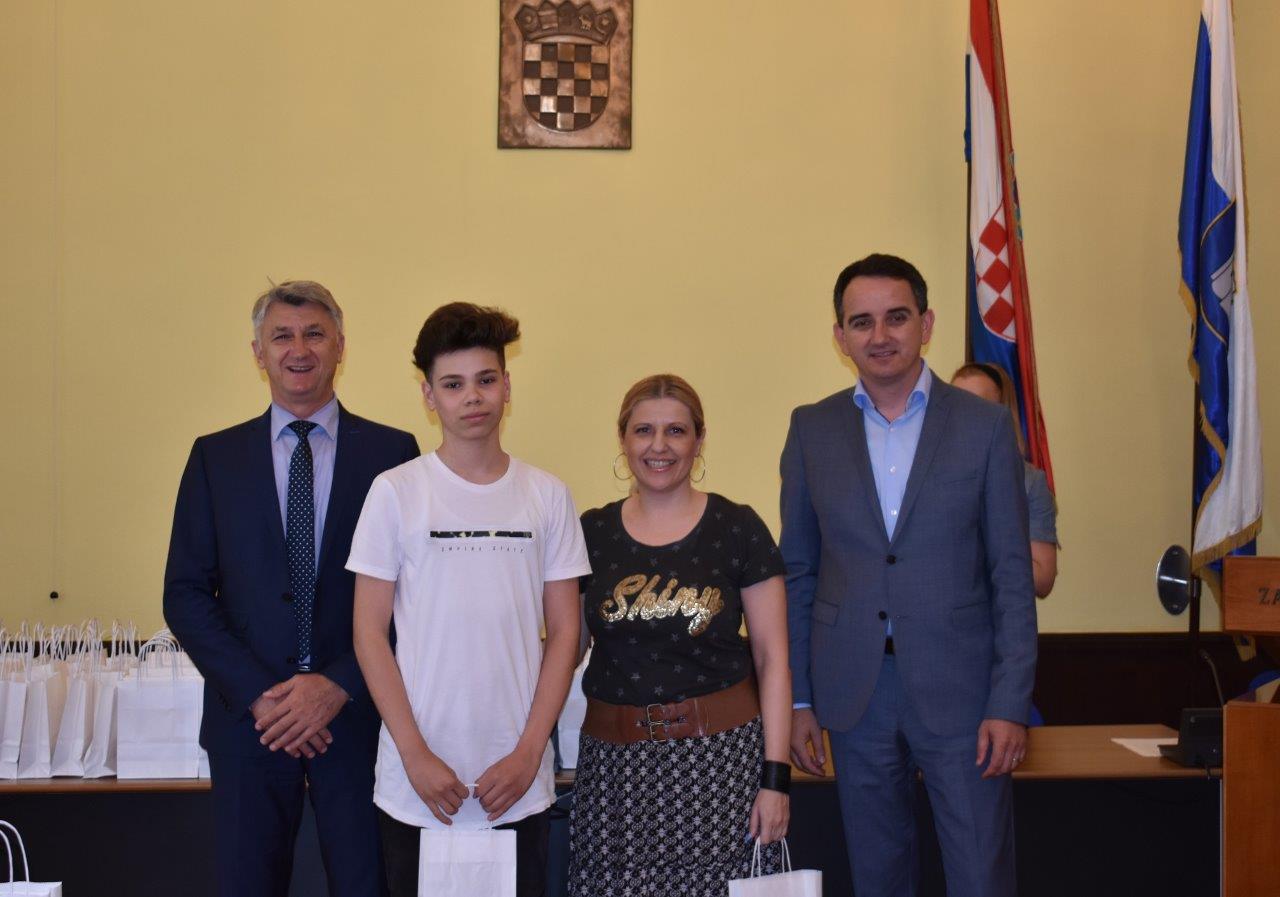 Prijem za nagrađivane učenike osnovnih i srednjh škola