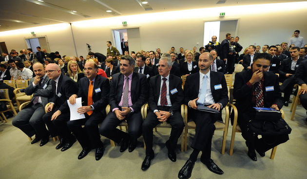 Zadar, 080413.
U hotelu Iadera na Punta Skali danas je poceo dvodnevni Brown forum, susret visokih duznosnika, poduzetnika i ulagaca iz regije i SAD-a. Susretu su nazocili Kenneth Merten(americki veleposlanik u HR), ministar Gordan Maras, predsjednik HGK