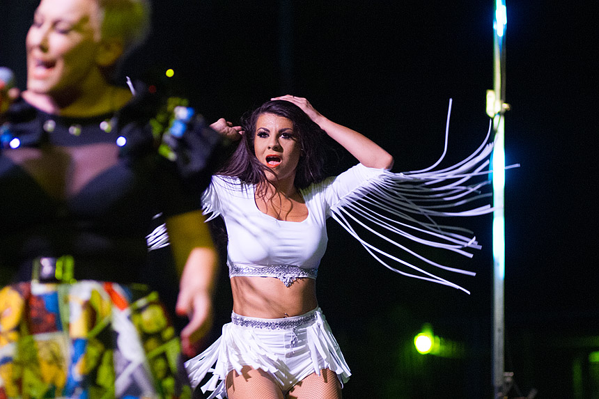 Mještani Bibinja sinoć su uživali u vrhunskom koncertu grupe Colonija na sportskom centru Crljenica Mještani Bibinja sinoć su uživali u vrhunskom koncertu grupe Colonija na sportskom centru Crljenica