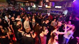 Mjesni Odbor u Maraschino Baru. Foto: Iva Perinčić Mjesni Odbor u Maraschino Baru. Foto: Iva Perinčić