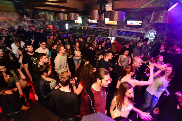 Mjesni Odbor u Maraschino Baru. Foto: Iva Perinčić Mjesni Odbor u Maraschino Baru. Foto: Iva Perinčić