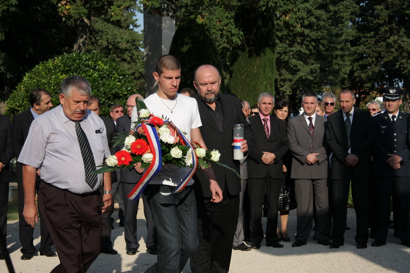 Image 1054181 (auto)