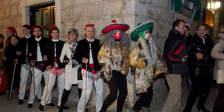 Paški karneval 2012, Foto: Leo Banić