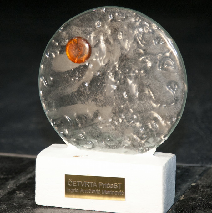 Split, 190313.
MKC Split. 
Poceo je sedmi Pricigin, splitski festival pricanja prica. 
Dodjela cetvrte PriceSTI,  nagrade za najbolju javnu pricu 2012. godine.
Na fotografiji: plaketa nagrade.
Foto: Vojko Basic / CROPIX