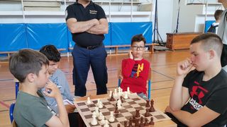 Osnovna škola Krune Krstića bila domaćin prijateljskog međuškolskog turnira u šahu Osnovna škola Krune Krstića bila domaćin prijateljskog međuškolskog turnira u šahu