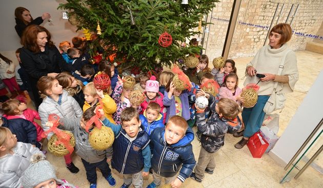 KLZ: Sve je spremno za premijeru predstave “Božićno drvce”