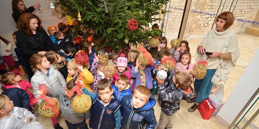 KLZ: Sve je spremno za premijeru predstave “Božićno drvce” KLZ: Sve je spremno za premijeru predstave “Božićno drvce”
