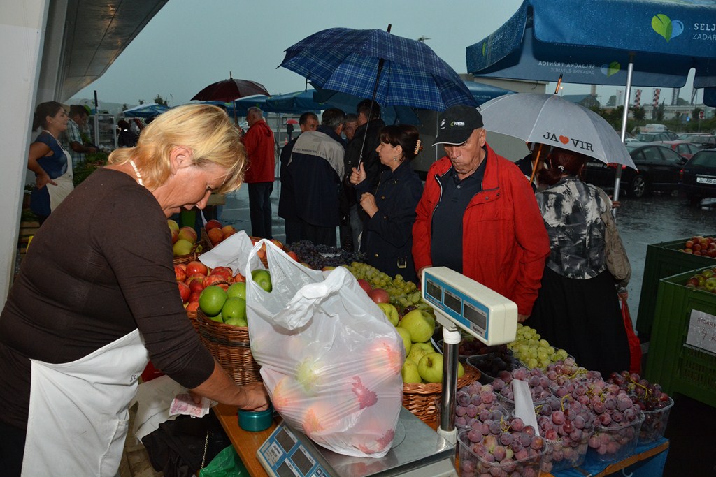 Prva godišnjica rada Seljačke tržnice, foto: Iva Perinčić Prva godišnjica rada Seljačke tržnice, foto: Iva Perinčić