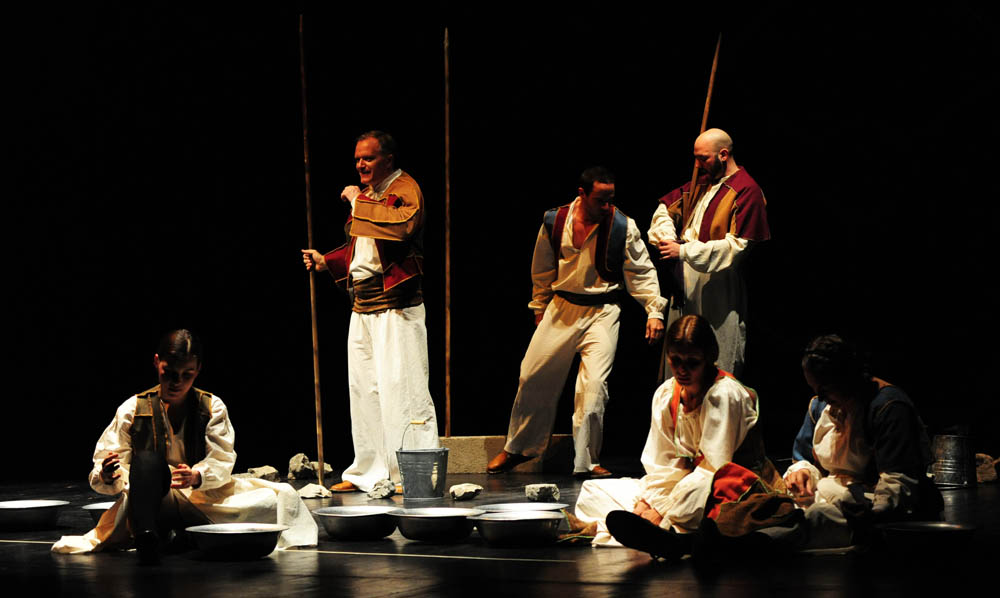 Zadar, 11.04.2013. snimio: Nenad Marčev
dramska pretplata
GRADSKO KAZALIŠTE MLADIH SPLIT
Redatelj: Ivan Leo Lemo
Krčma, alkar, duga
po motivima pripovjedaka Dinka Šimunovića
igraju: Ana Gruica, Belmondo Miliša, Slavko Sobin,
Ivo Perkušić, Zadar, 11.04.2013. snimio: Nenad Marčev
dramska pretplata
GRADSKO KAZALIŠTE MLADIH SPLIT
Redatelj: Ivan Leo Lemo
Krčma, alkar, duga
po motivima pripovjedaka Dinka Šimunovića
igraju: Ana Gruica, Belmondo Miliša, Slavko Sobin,
Ivo Perkušić,